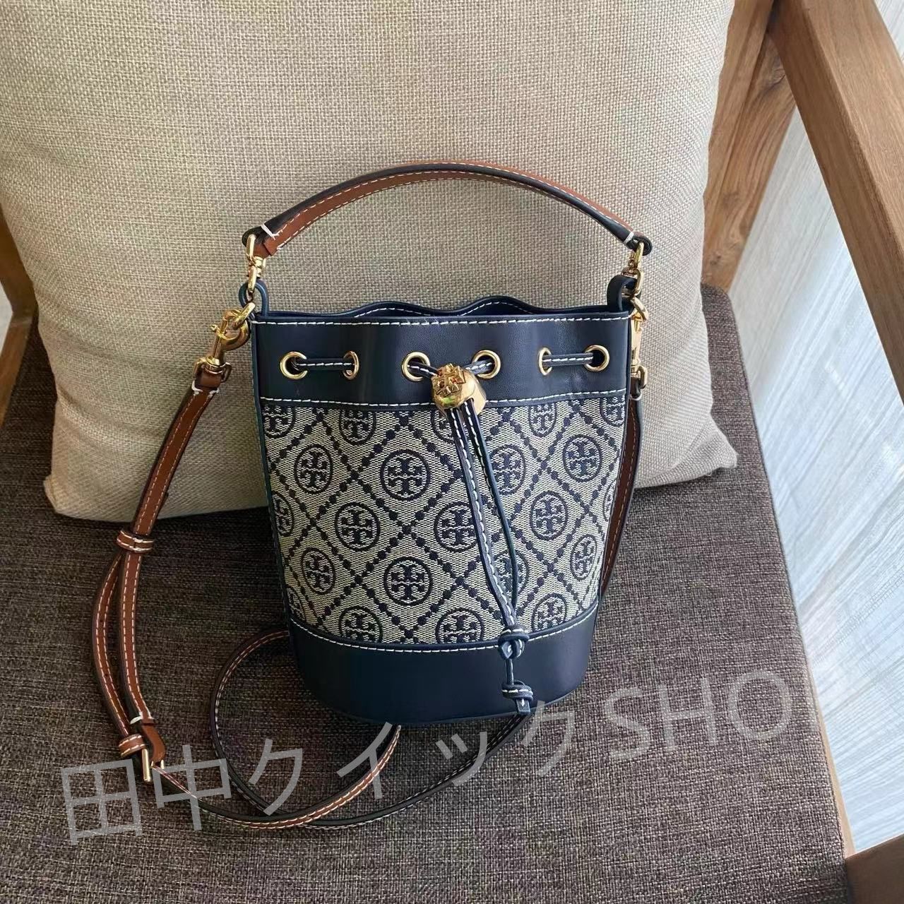 新品 未使用トリーバーチ TORY BURCH Monogram Bucket Bag ショルダーバッグ ネイビー