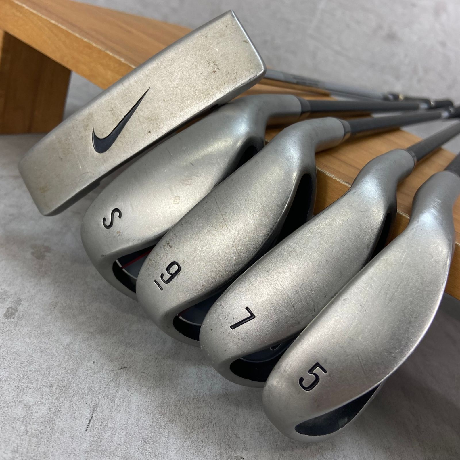 ナイキ NIKE ジュニアゴルフ クラブセット タイガーウッズ 4本 SQ VR NIKE Vr タイガーウッズモデル ジュニアゴルフ アイアン パター