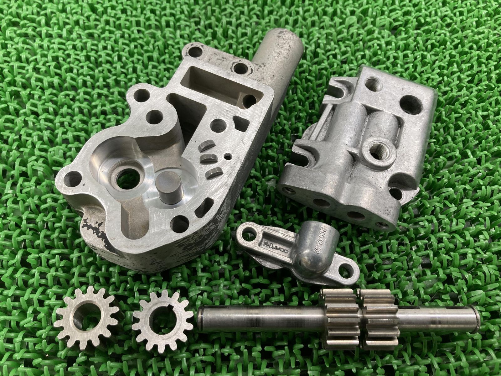 オイルポンプ 26219-92/26238-92 ハーレー 純正 中古 バイク 部品 26219-92 26238-92 92-99年 エボ ビッグツイン ダイナ 車検 Genuine