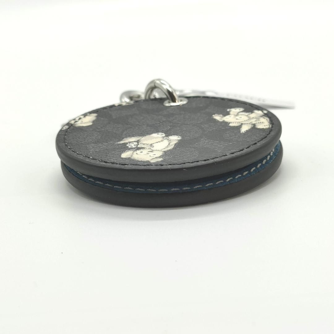 インスピレーションを与える COACH 日本未発売 ミラー付きキーホルダー バッグチャーム 犬 CC477