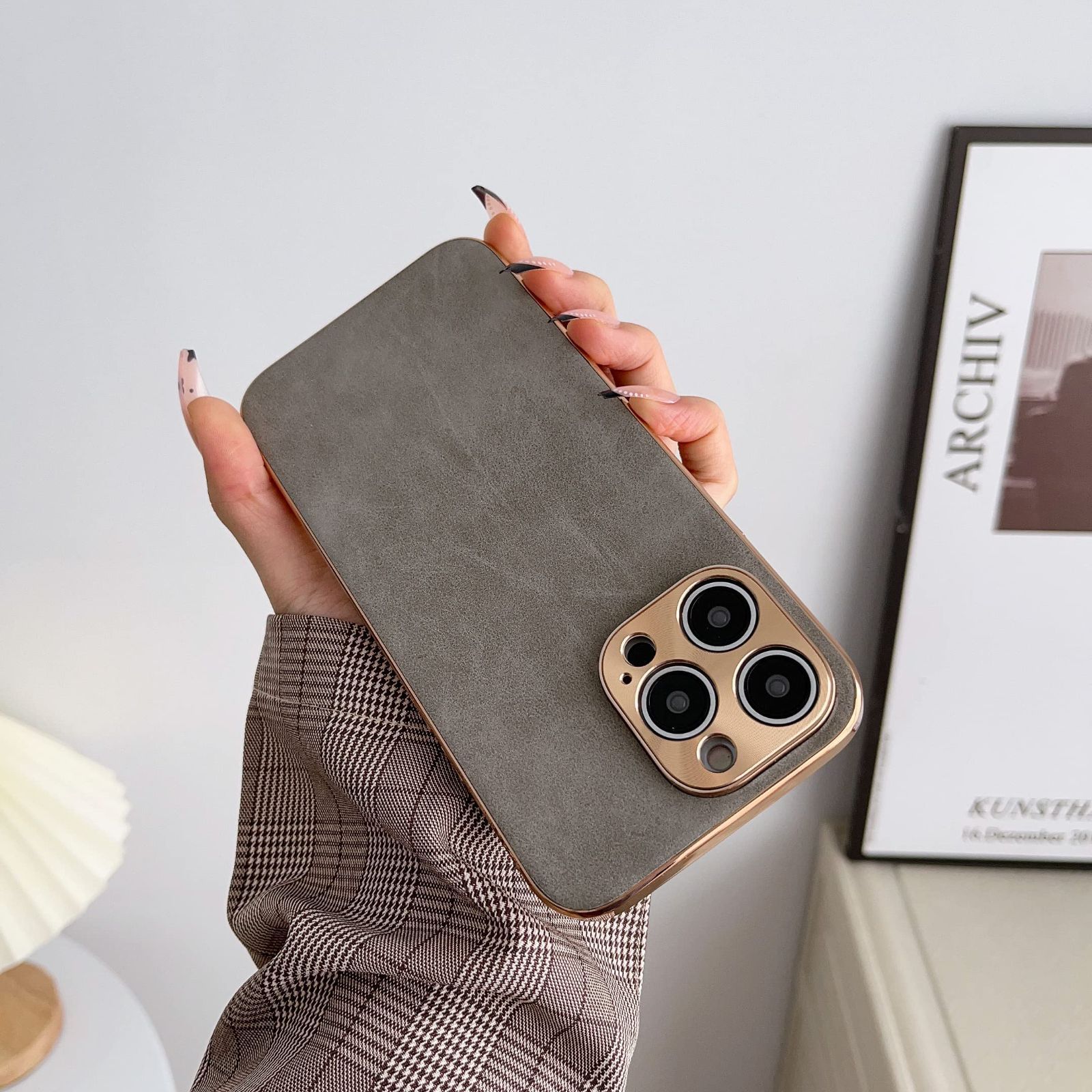 【数量限定】いPhone14 ケース ケース メッキ枠 人気 レンズ保護 耐衝撃 スマホケース 滑り止め お洒落 指紋防止 iPhone14 iPhone14 バンパー シンプル 高級合皮 オシャレ レトロ かわいい 合成レザ