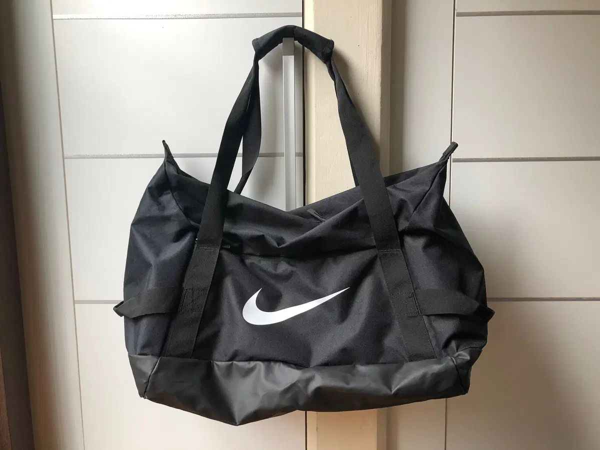NIKE ナイキ アイントラハト フランクフルト ダブルバッグ