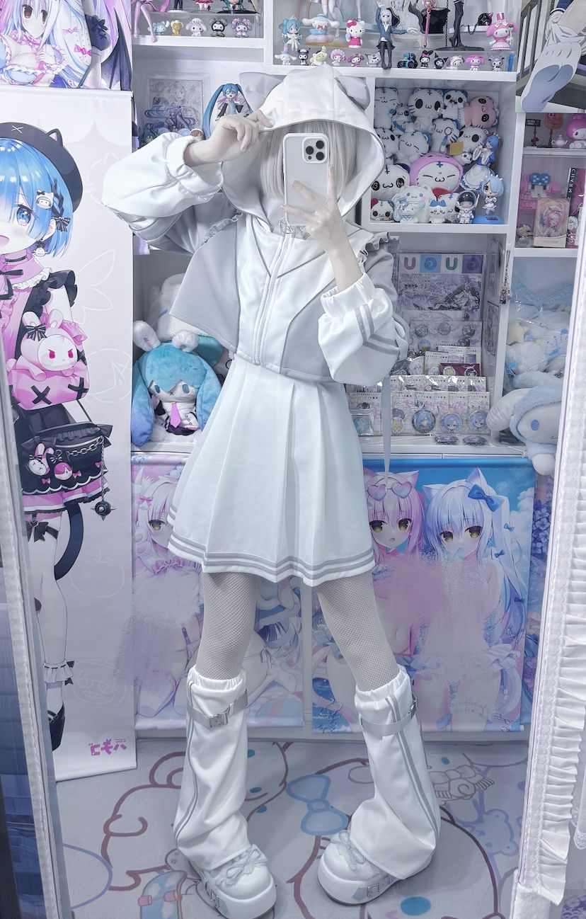 美品 Ililil ジャージ ワンピース ベルト付 ミニ 天使界隈 サブカル 美品 Ililil ジャージ ワンピース ベルト付 ミニ 天使界隈