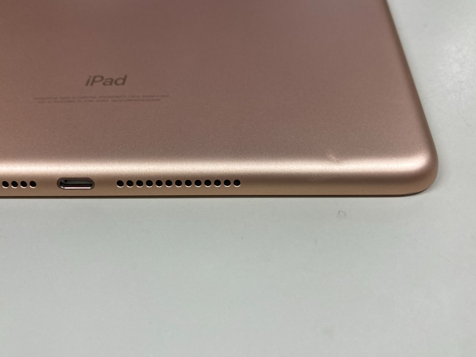 150 iPad 6世代 128GB SIMフリー ゴールド 送料無料 美品 SIMフリー