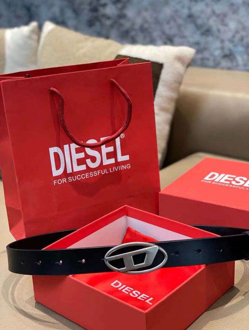 DIESEL 新作 Dロゴバックルヒップホップ風の新作上質な牛革ベルトです