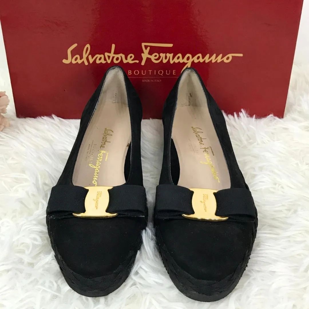 Salvatore Ferragamo サルヴァトーレフェラガモ パンプス ヴァラ 