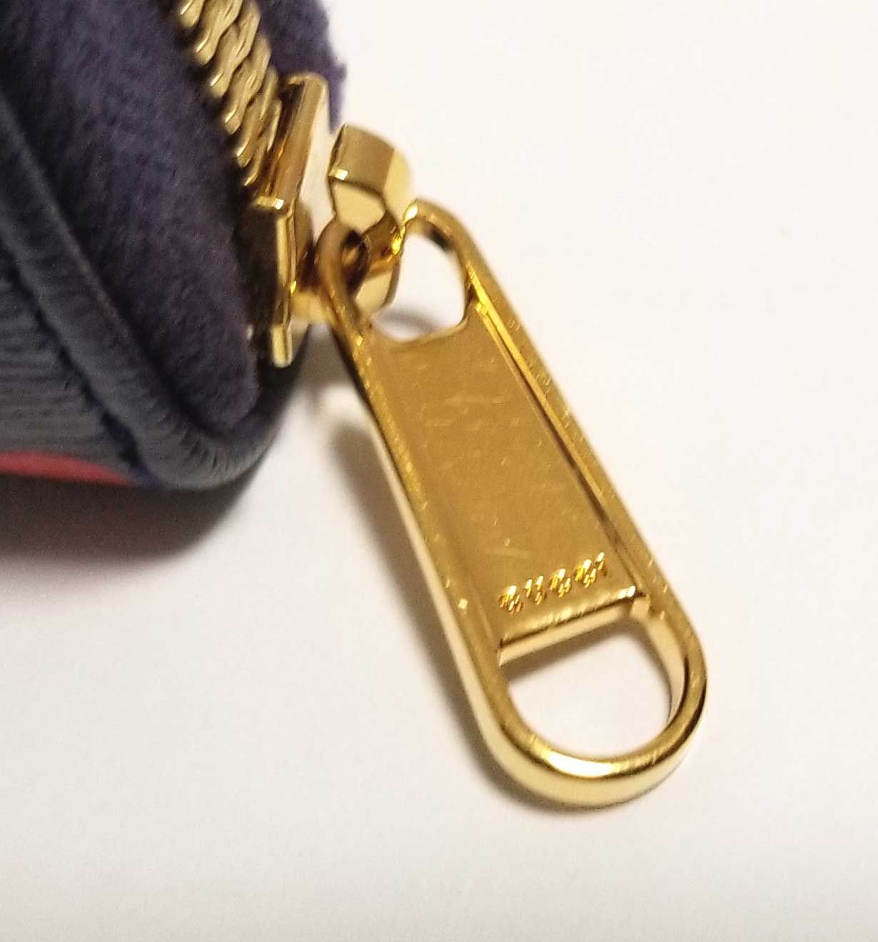 新品同様 グッチ 長財布 ジップアラウンド長財布 ホースビット ネイビー 水玉 新品同様 グッチ 長財布 ジップアラウンド長財布 ホースビット