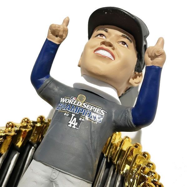 Shohei Ohtani Los Angeles Dodgers FOCO Trophy Bobblehead Shohei Ohtani Los Angeles Dodgers FOCO Trophy Bobblehead