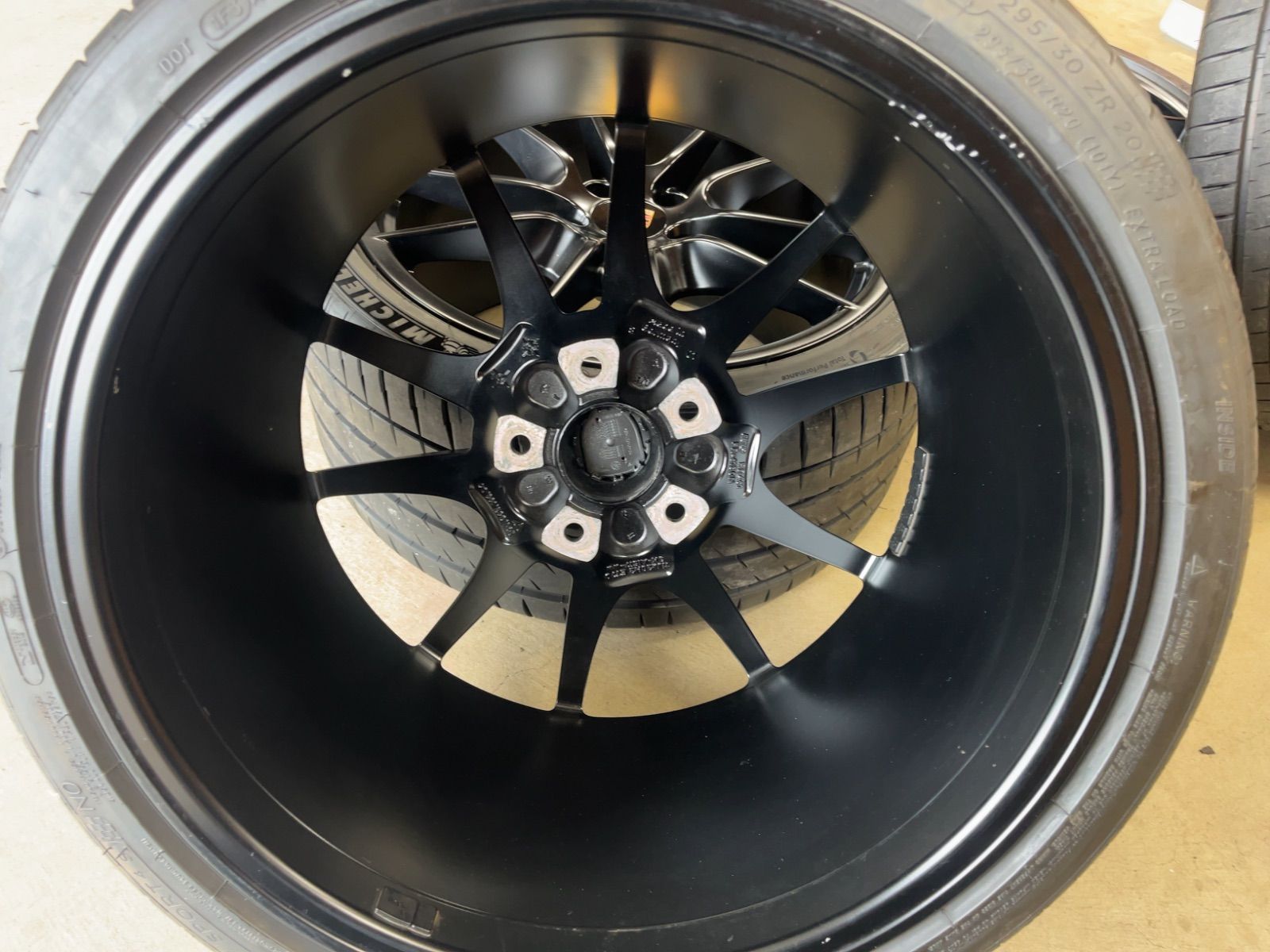 【予約受付開始】 ポルシェ 991 純正品 ミシュラン 付 製 ポルシェ認証 20インチ 4本セット 魅力