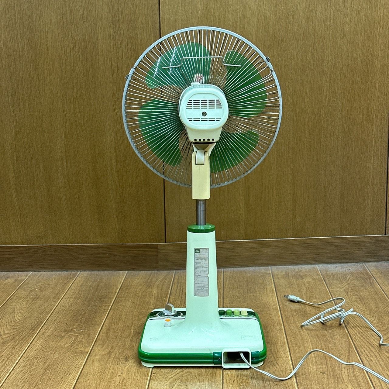 【昭和レトロ】東芝扇風機　F-221B 当時物／昭和レトロ 動作確認済み 東芝 TOSHIBA 扇風機 F-221B