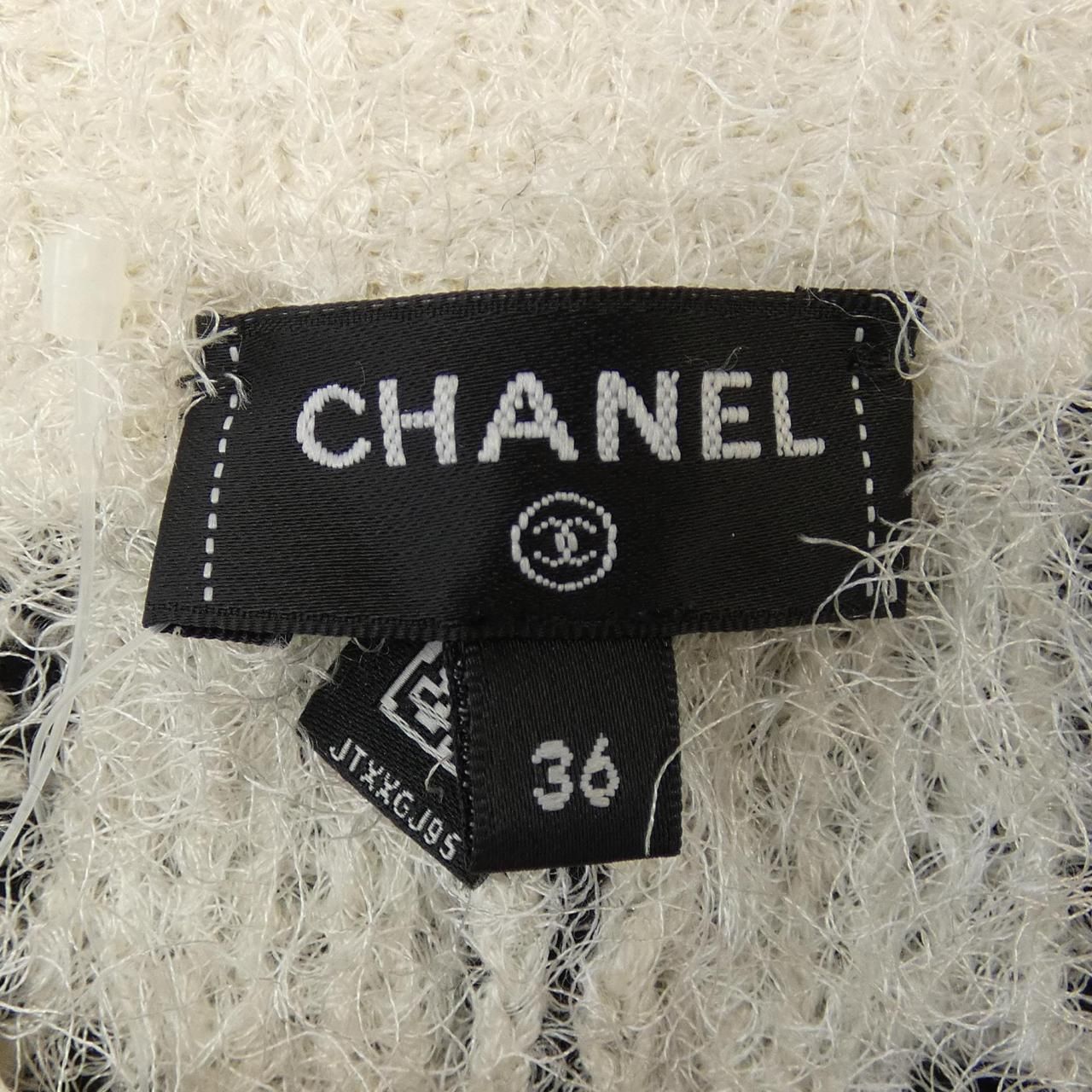 CHANEL P76107K10960