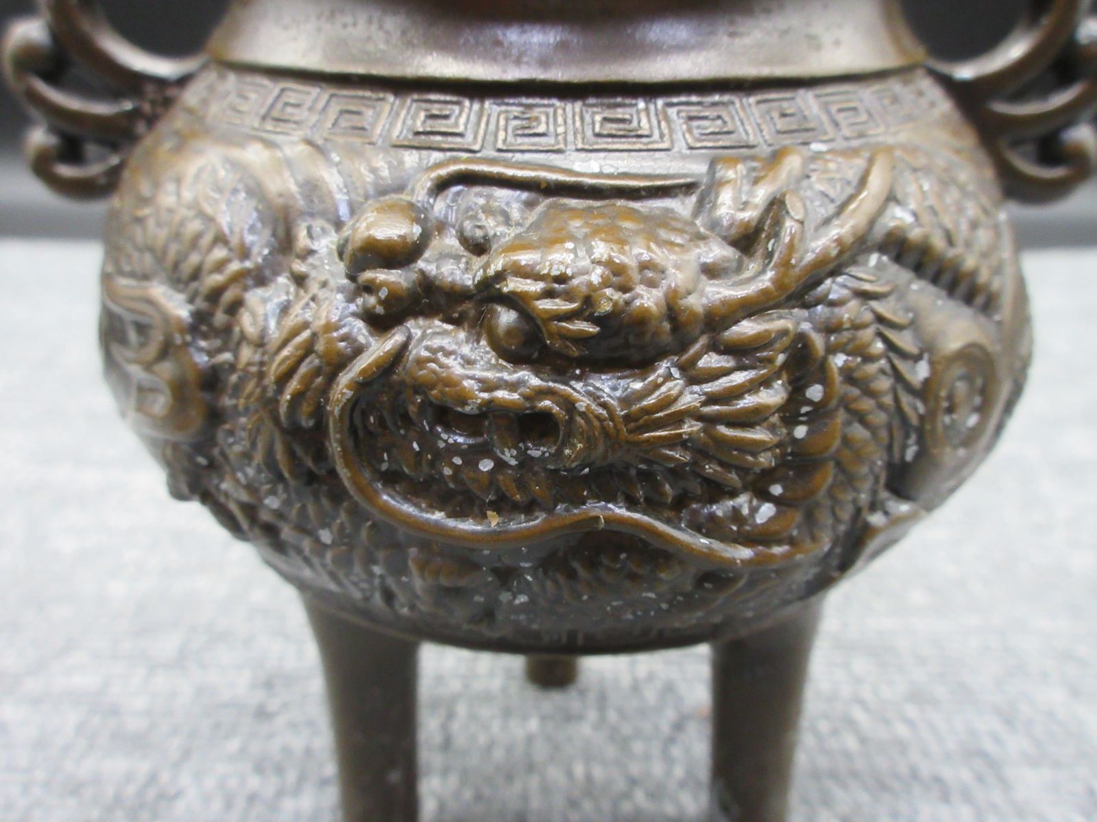 銅器 香炉 端正造 龍紋獅子蓋三足香炉 置物 アンティーク - メルカリ