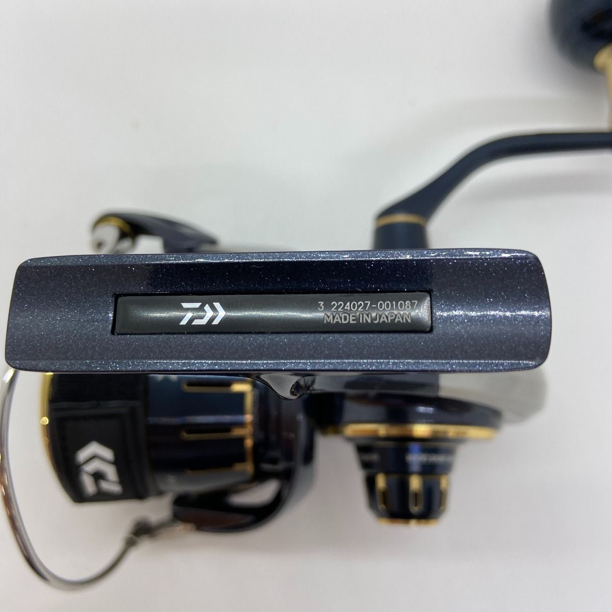 ΨΨDAIWA ダイワ スピニングリール 23ソルティガ4000-H 箱付 00065025  