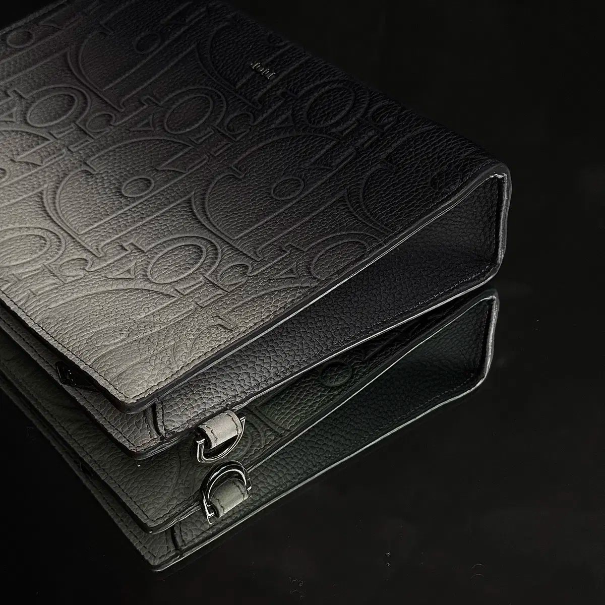 トライアングルバッグ クラッチ