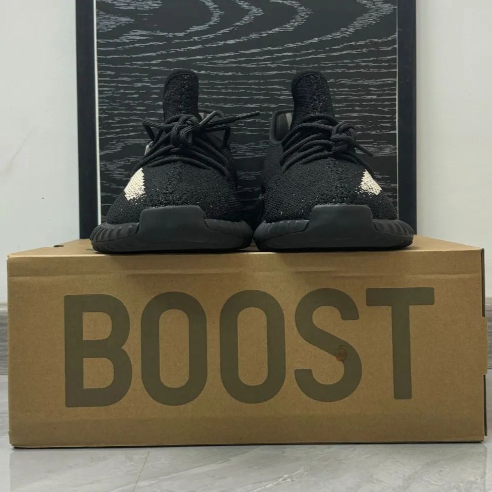 新品未使用 adidas YEEZY Boost 350 V2 