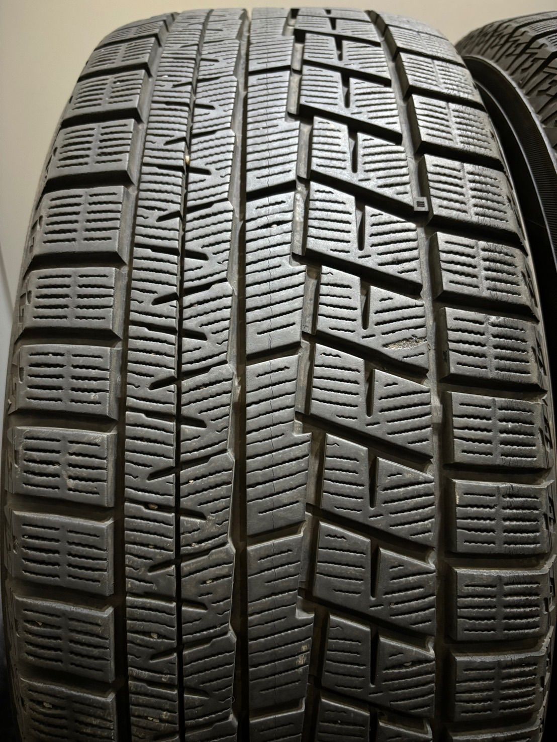 ★215/55R17 YOKOHAMA/ice GUARD iG60 17年製 スタッドレス 4本 ヨコハマ アイスガード クラウン ヴェゼル オデッセイ (3-G212)