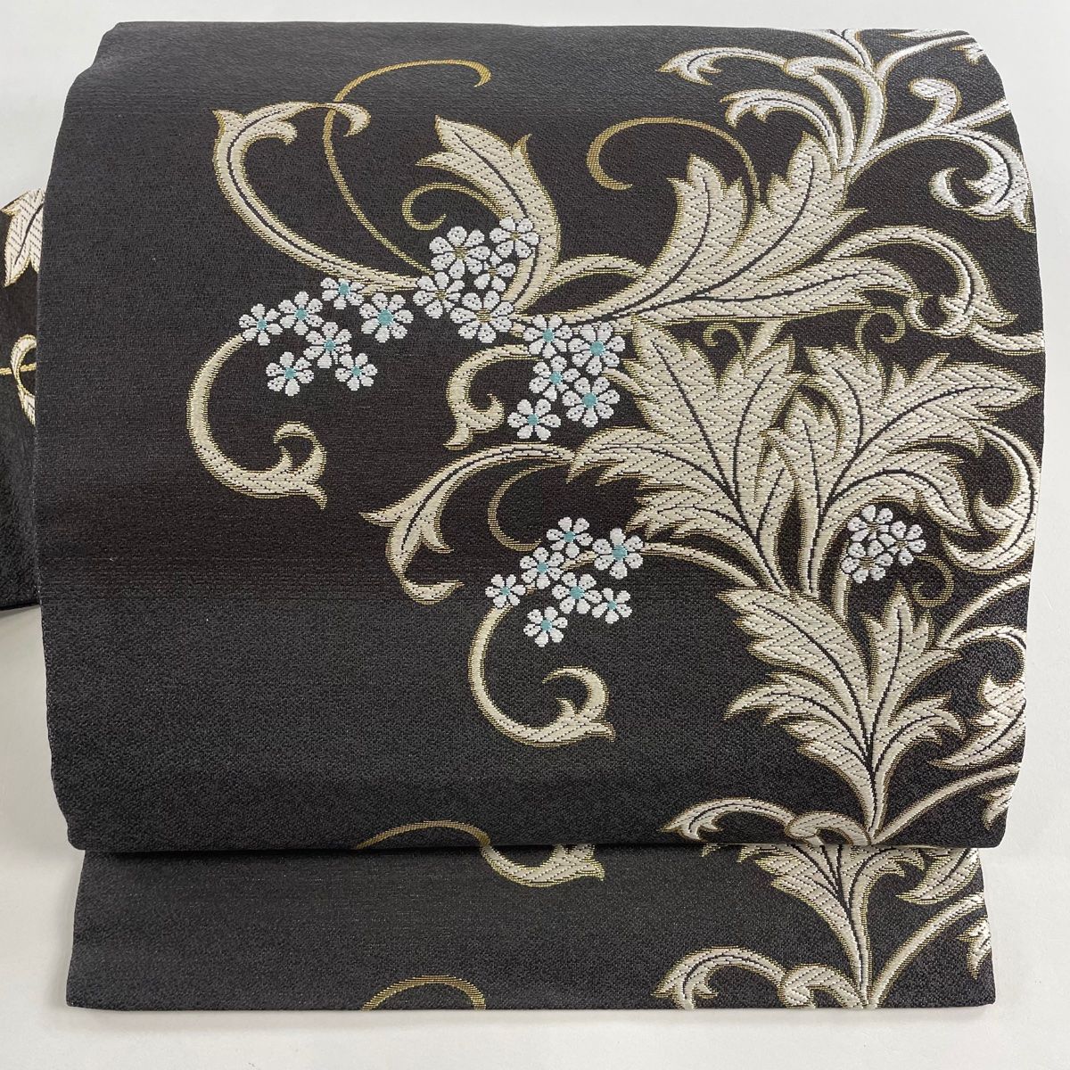 訳あり 美品 名古屋帯 名品 【中古 正絹 墨色 金糸 刺繍 花唐草 着物・浴衣