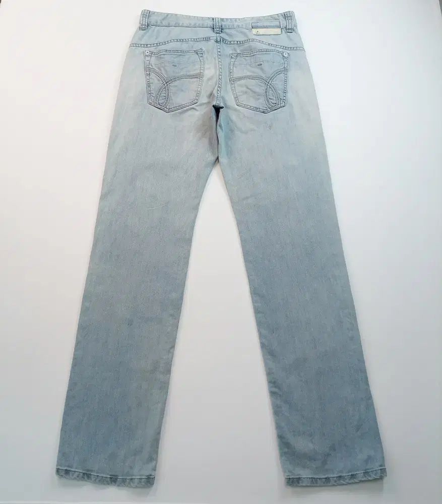 Calvin Klein(カルバ・ンクライン) デニム サイズ 30 ストレート ライトブルーデニム ウォッシング メンズ デニムパンツ A2358