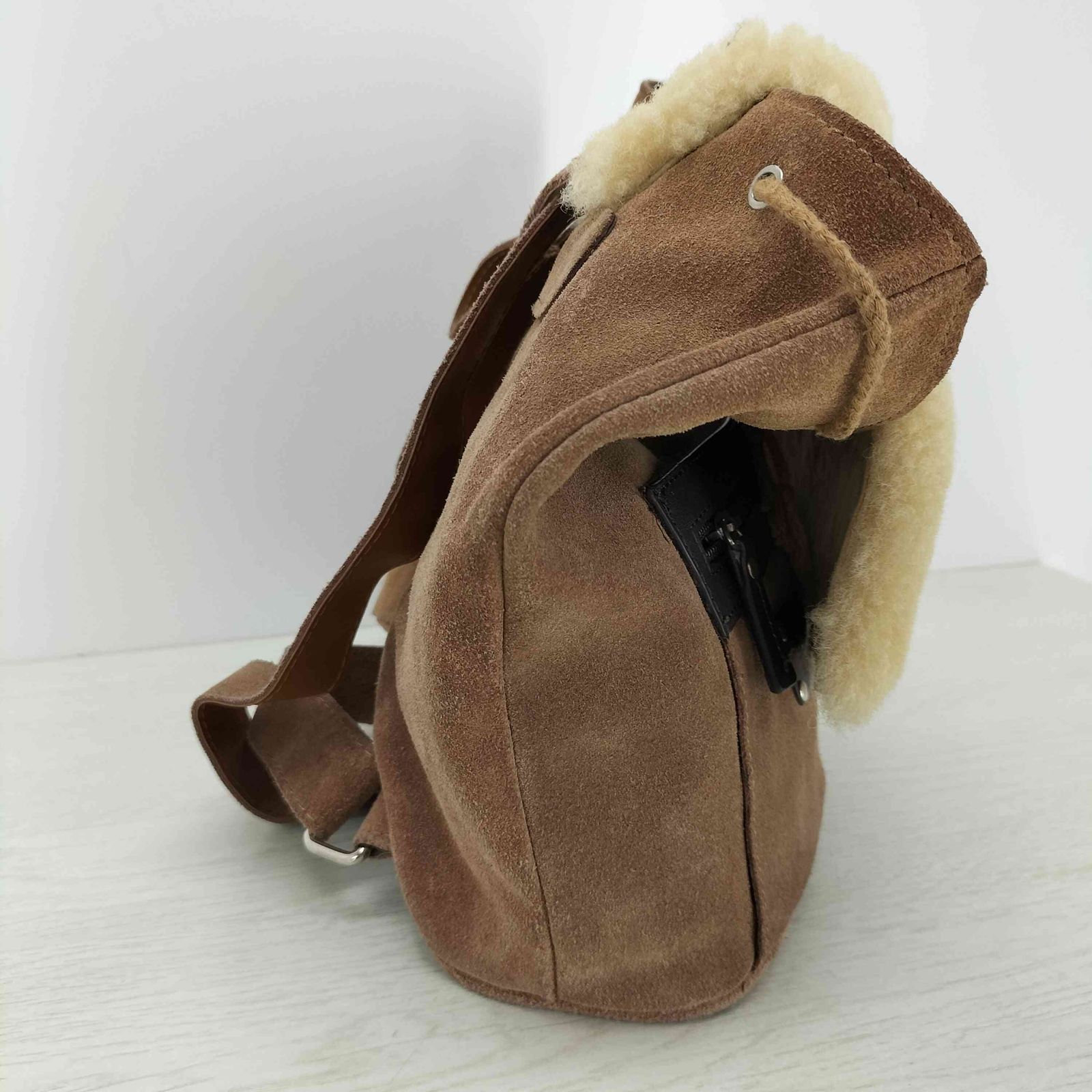 UGG ムートンリュック アグ UGG ムートンリュック バックパック レディース 表記無 - メルカリ