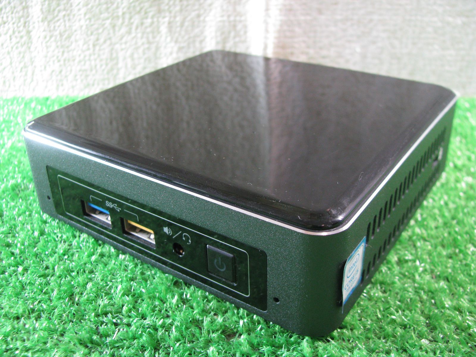R1811 Intel NUC キット NUC7i5BNK ミニPC