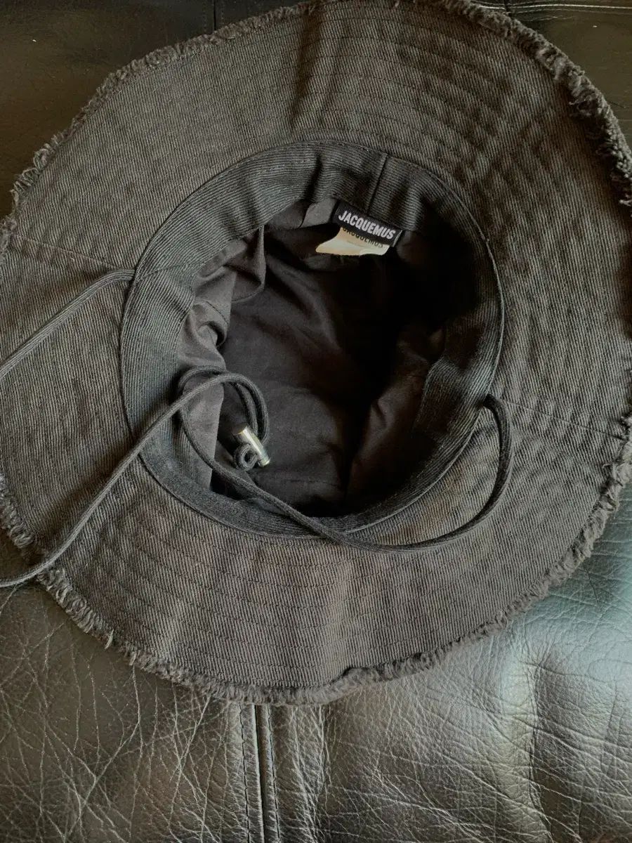 Jacquemus（ジャックムス) アーティチョーク バケットハット ブラック