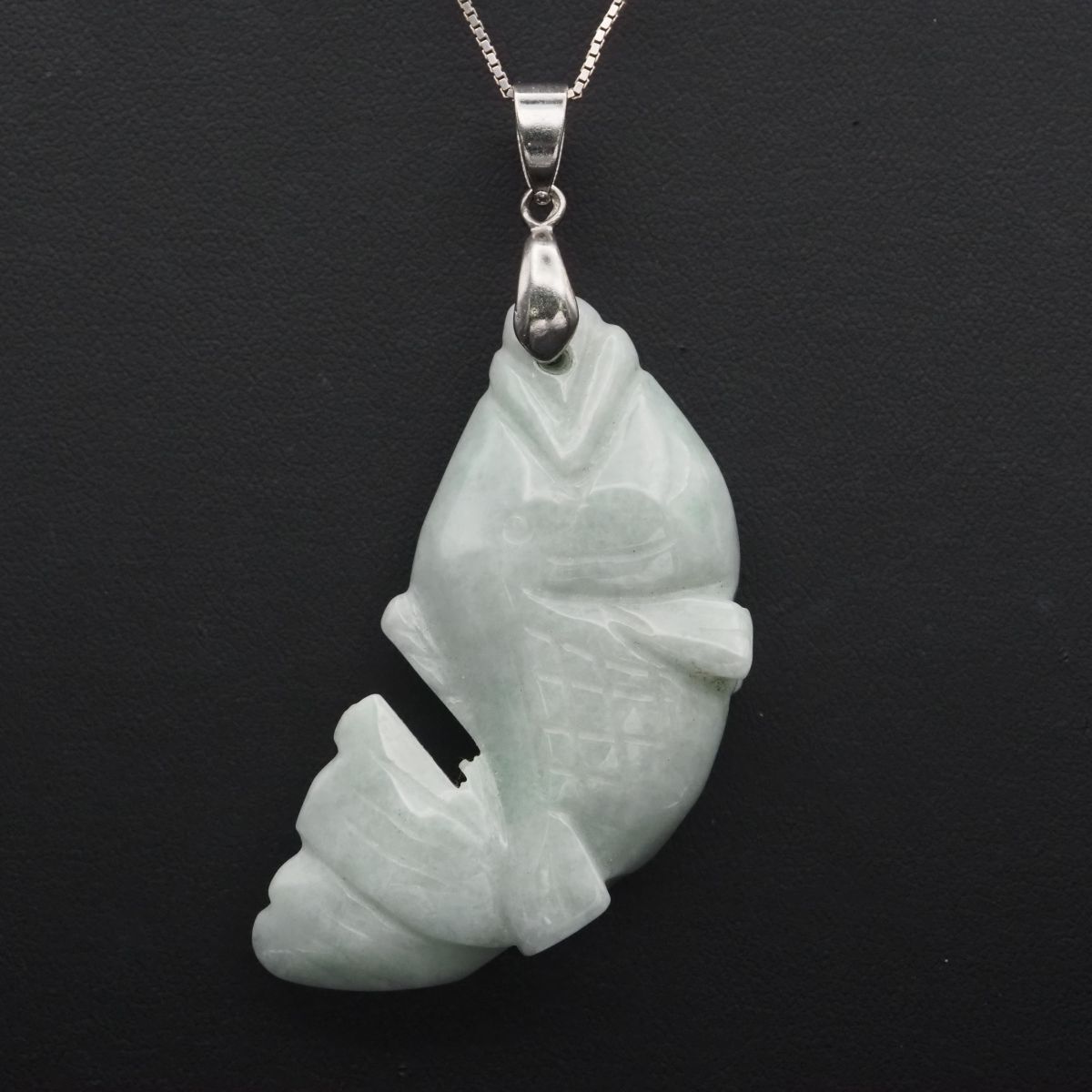 G331 翡翠 ヒスイ 18KGP XP刻印 ペンダント トップ 魚彫刻 フィッシュ デザイン シルバー チャーム ヘッド