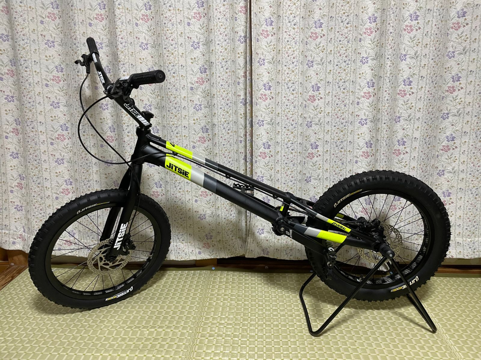バイクトライアル 完成車 JITSIE 【中古車】 - メルカリ