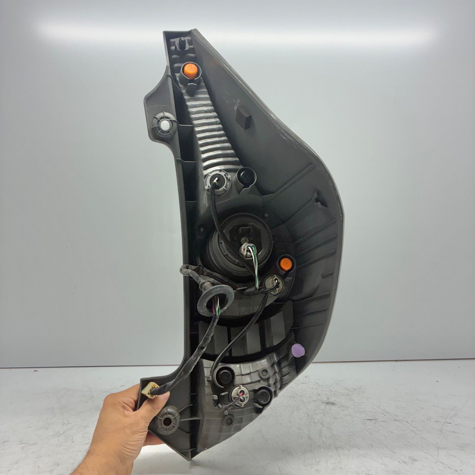 美品【コーティング済】トヨタ NHP10 アクア AQUA テールライト ランプ