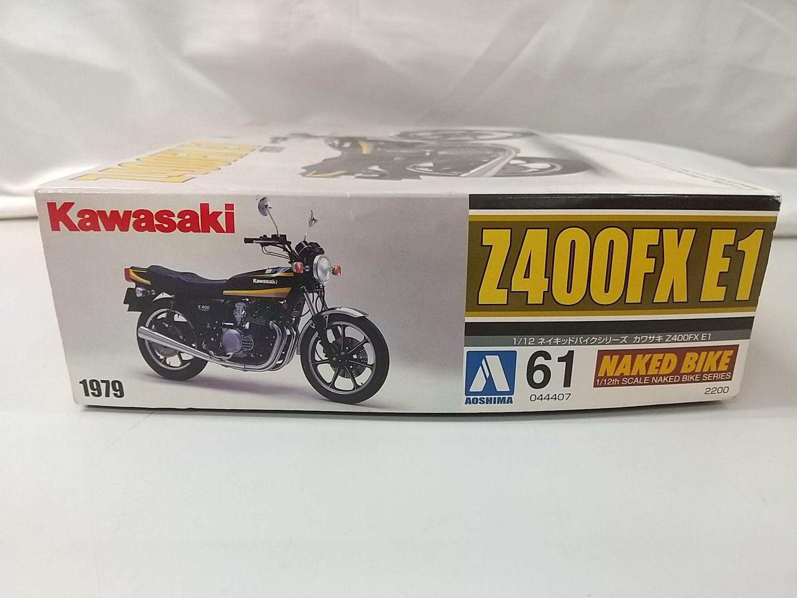 未使用品】1/12 SCALE NAKED BIKE SERIES KAWASAKI Z400FX E1 1979