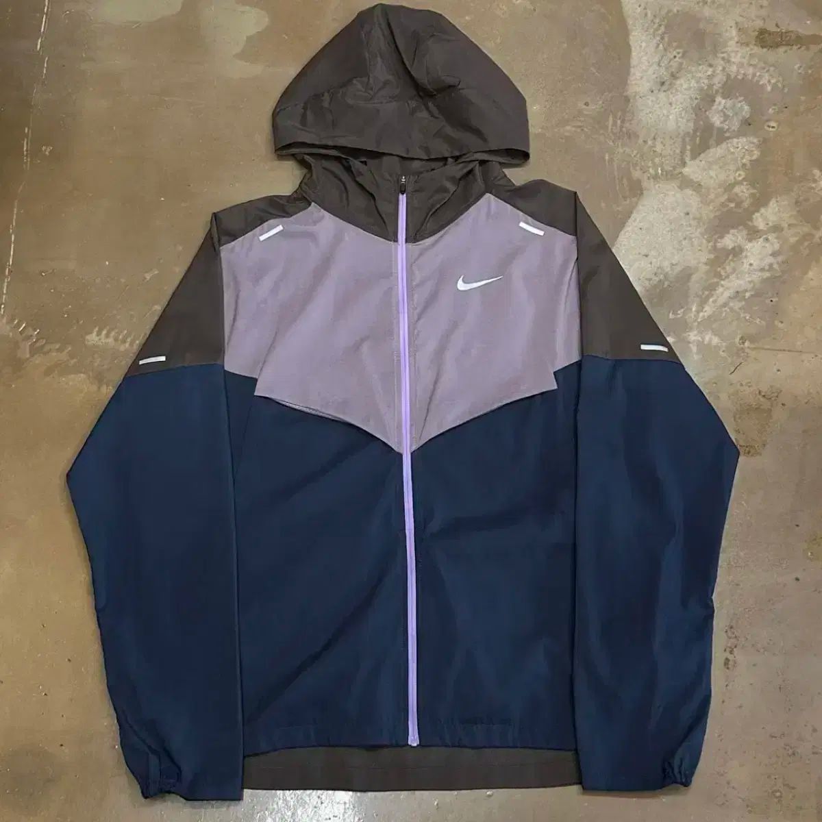 NIKE ナイキ スウッシュ バイ ランニング フード ウィンドブレーカー