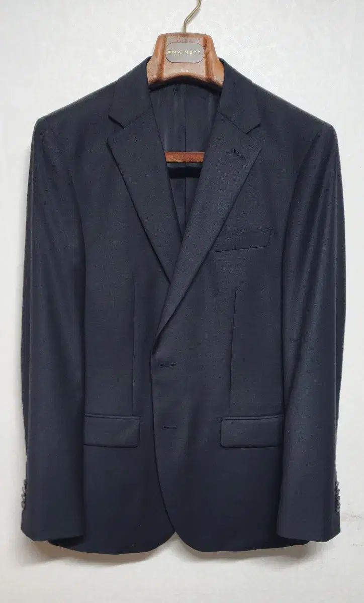 ROGATIS イタリア ウール 黒 ブレザー 出品 新品
