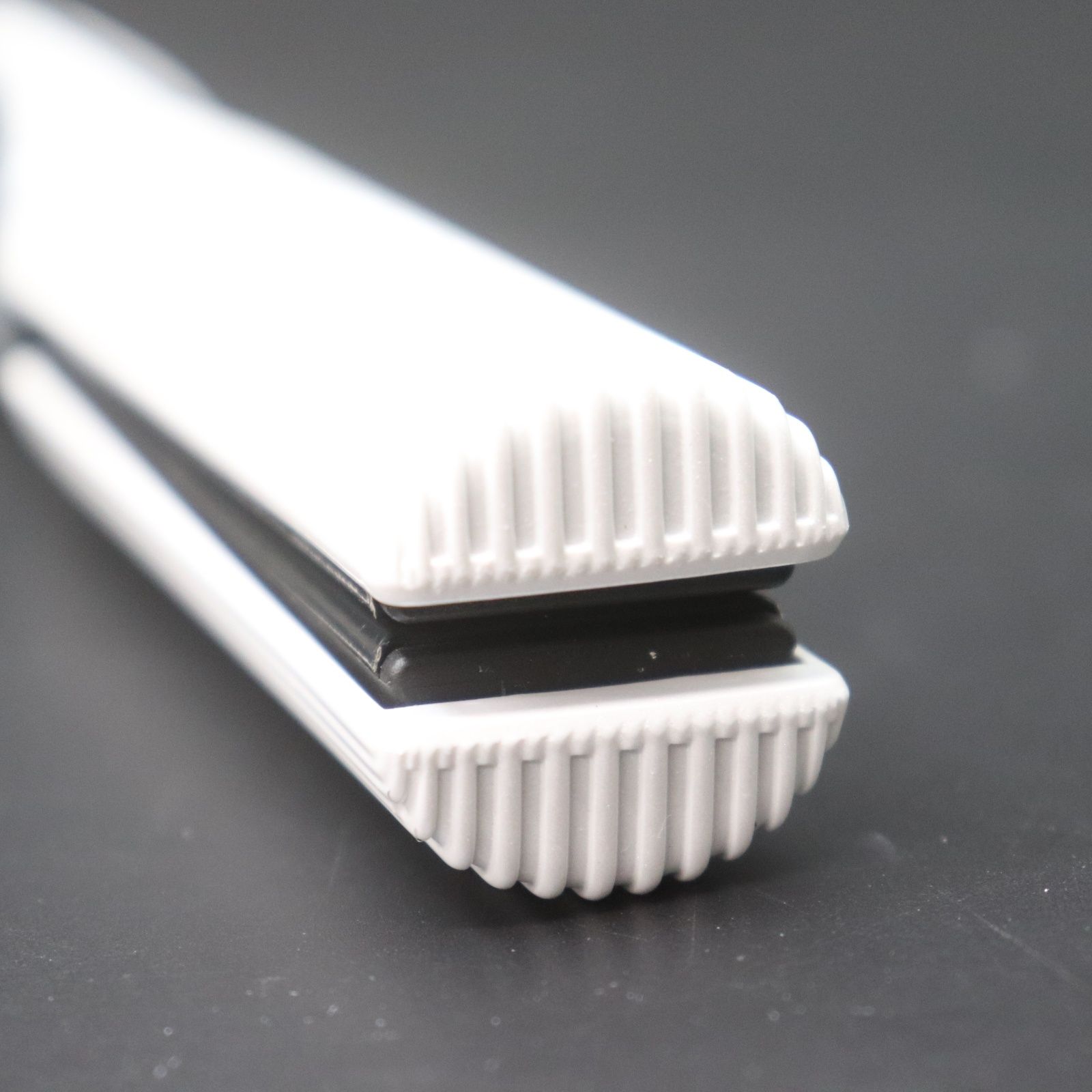 ITK1FDF1X5D3 未使用 ReFa リファ BEAUTECH STRAIGHT IRON ストレート 