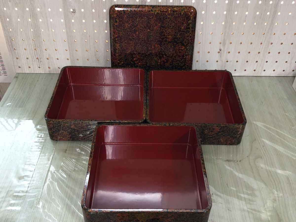 3-▲津軽塗り 唐塗 三段重 重箱 漆器 伝統工芸 箱付き 高級美術漆器 恵比須屋 3段サイズ高さ約18×横18×奥行20cm 1段の深さ約5cm キズあり 3-△津軽塗り 唐塗 三段重 重箱 漆器 伝統工芸 箱付き 高級美術