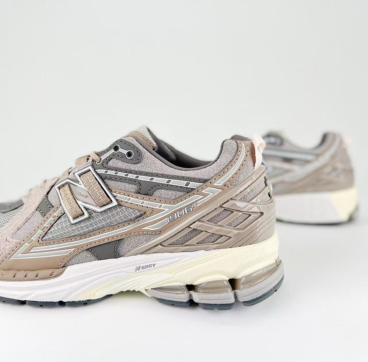 NEW BALANCE ニューバランス M1906NIH × INVINCIBLE × N.HOOLYWOOD  