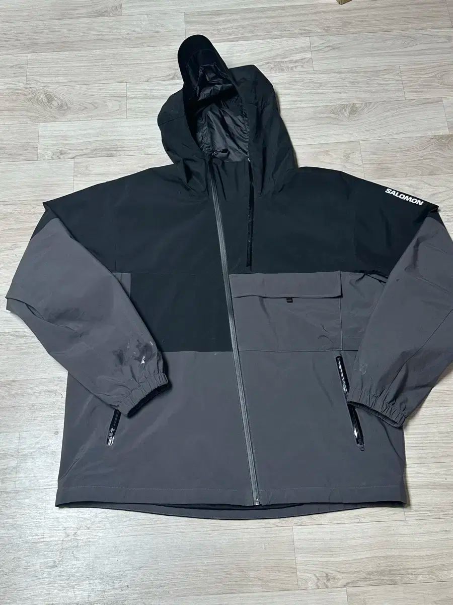 Salomon ウインドブレーカー