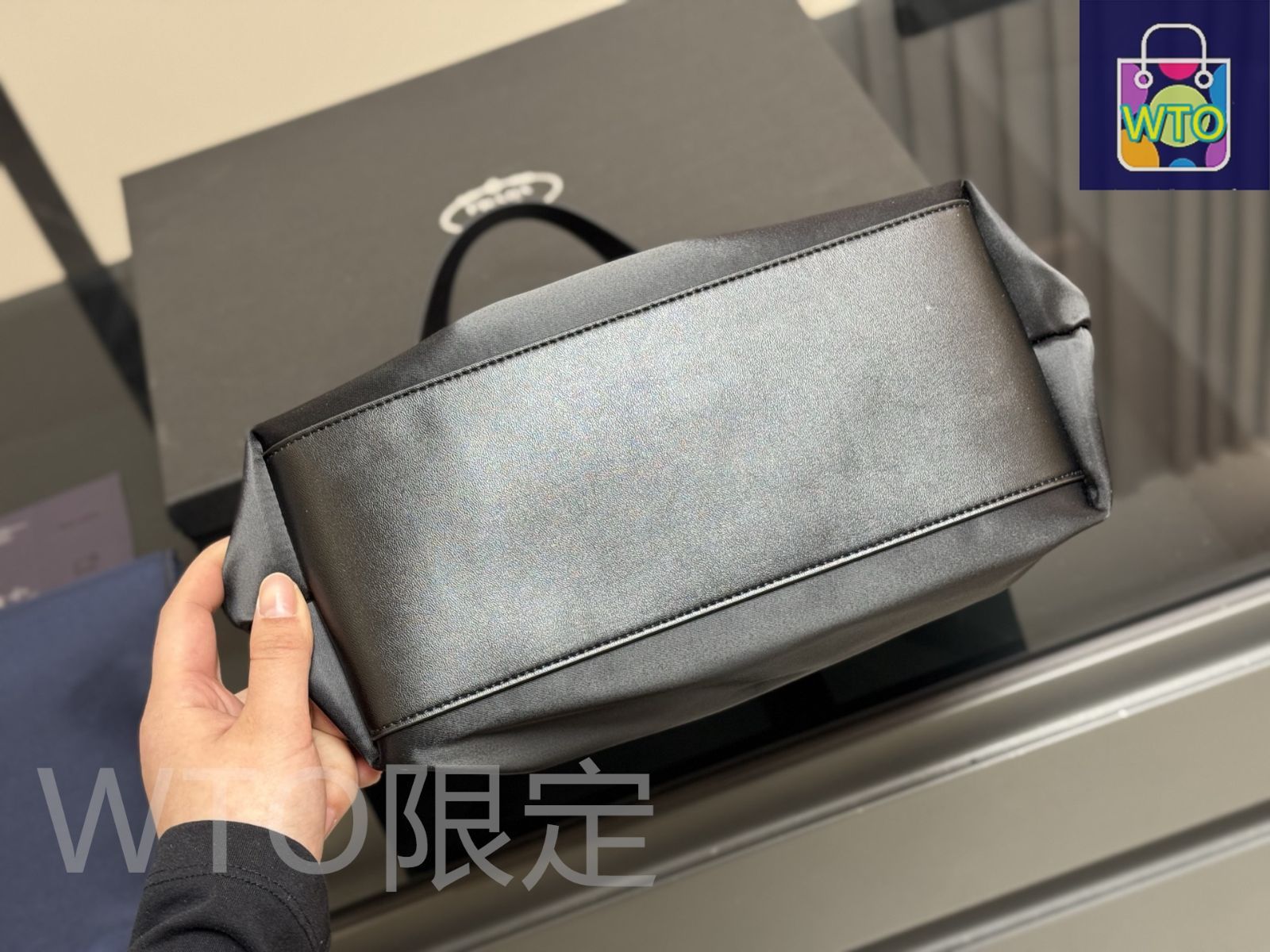 希少 PRADA プラダ レザー2wayハンドトートバッグ archive 希少 PRADA プラダ レザー2wayハンドトートバッグ archive