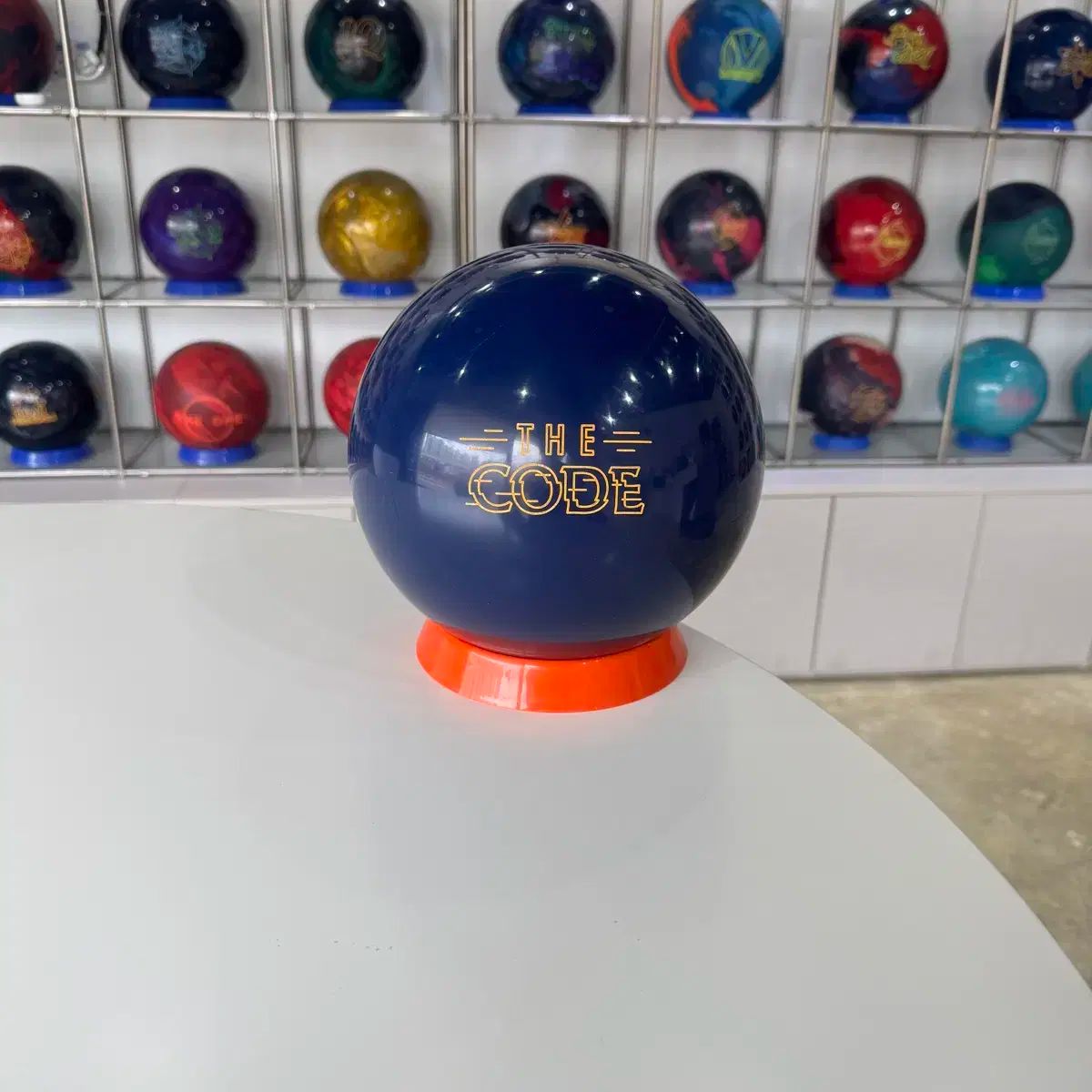 ボウリングボール コード300 中古 元箱なし ザ・コード (中古ボウリングボール) (ダムレスでも可) - メルカリ