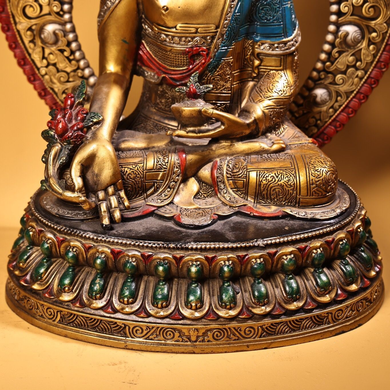 旧家蔵出し 銅製 浮彫 鏨刻 描金 彩繪 藥師仏 仏像 密宗密教 供養品 古 