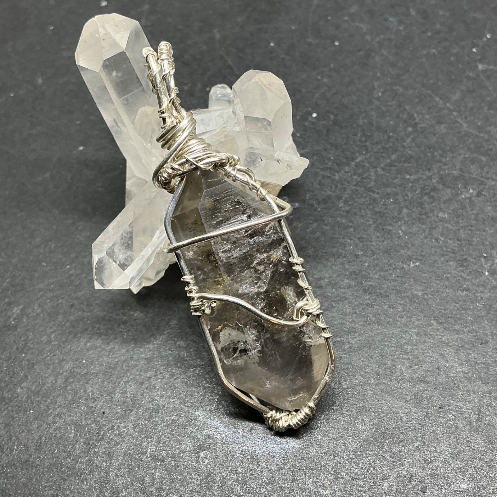 ハーキマーダイヤモンド・ターミネイテッド 両剣水入り 原石 流砂 ハーキマーダイヤモンド・ターミネイテッド 両剣水入り 原石 流砂