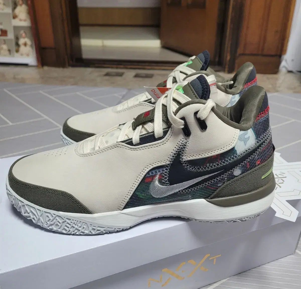 275 （ 270 ／ 265 ） NIKE(ナイキ) レブロン NXXT 禅