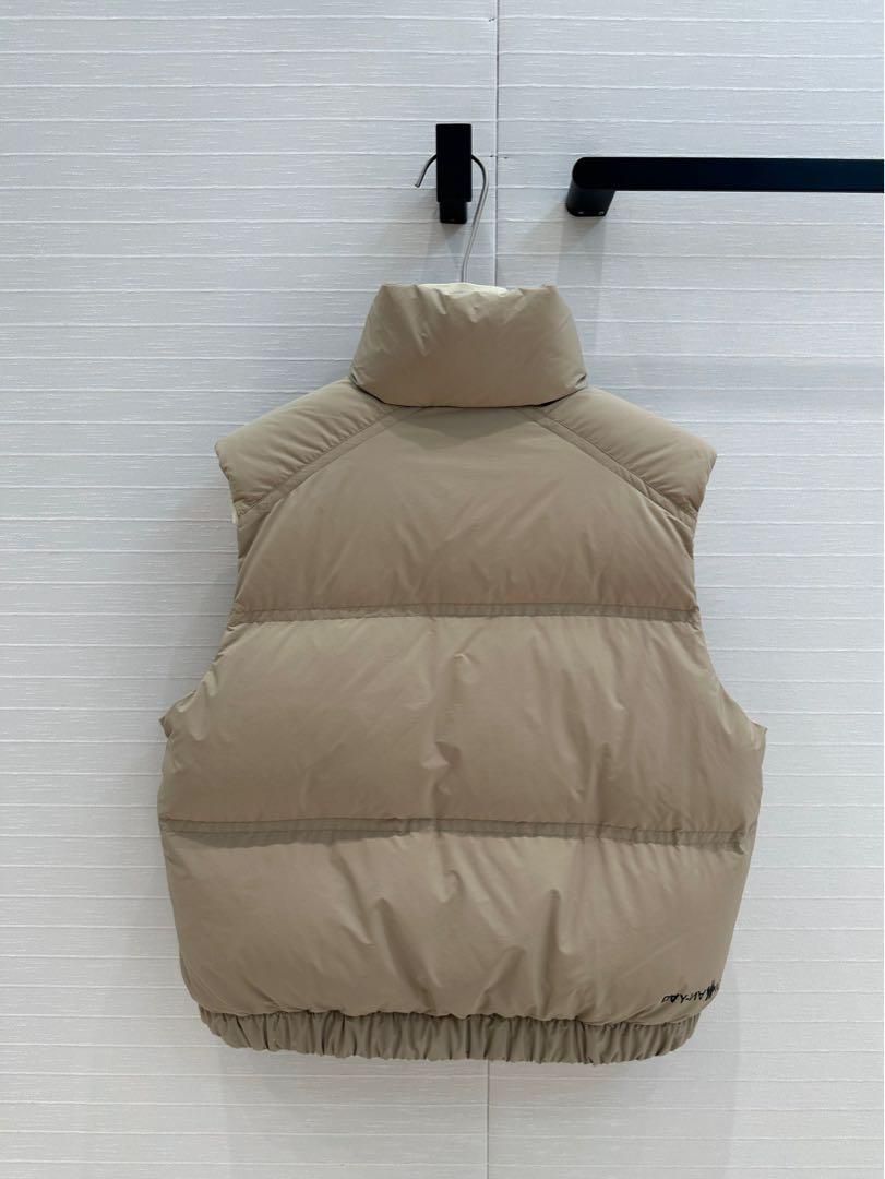 MONCLER ベージュ ダウンベスト サイズ0 Sサイズ MONCLER ベージュ ダウンベスト|本日限定特価|新品未使用