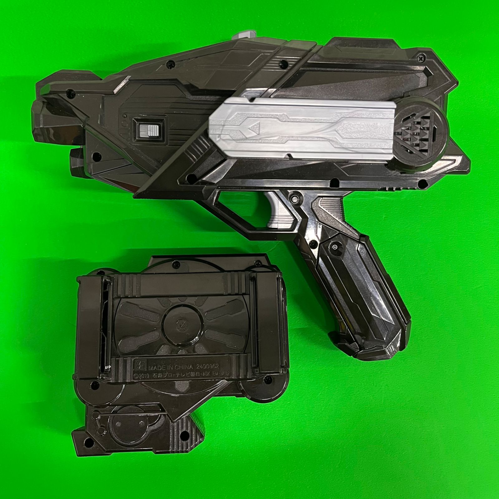 【最安値】DX　エイムズショットライザー　アサルトウルフプログライズキー DXアサルトウルフプログライズキー｜仮面ライダーおもちゃウェブ
