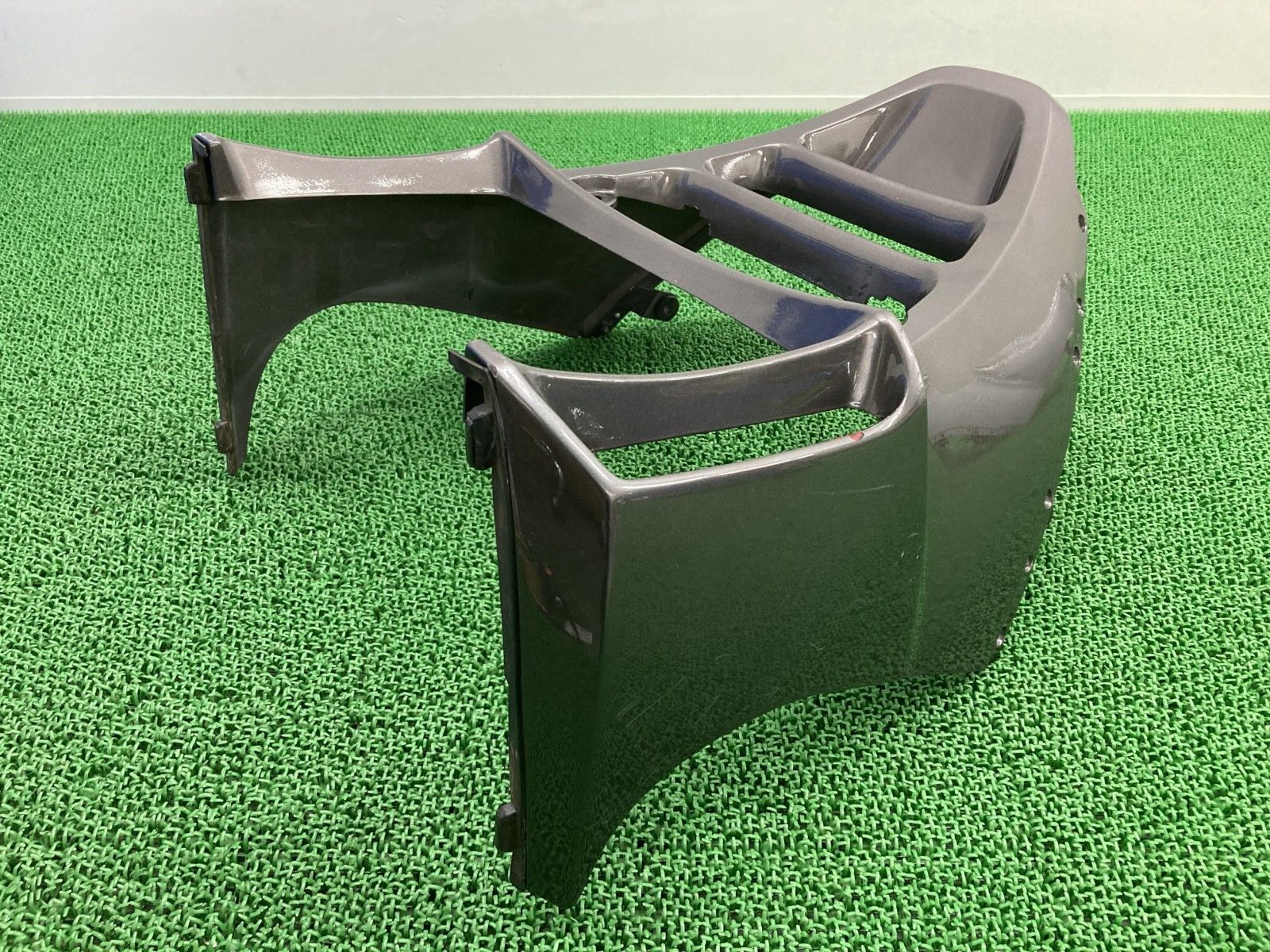 割れなし GPZ900R 純正 カワサキ アンダーカウル 55028-1072 中古品