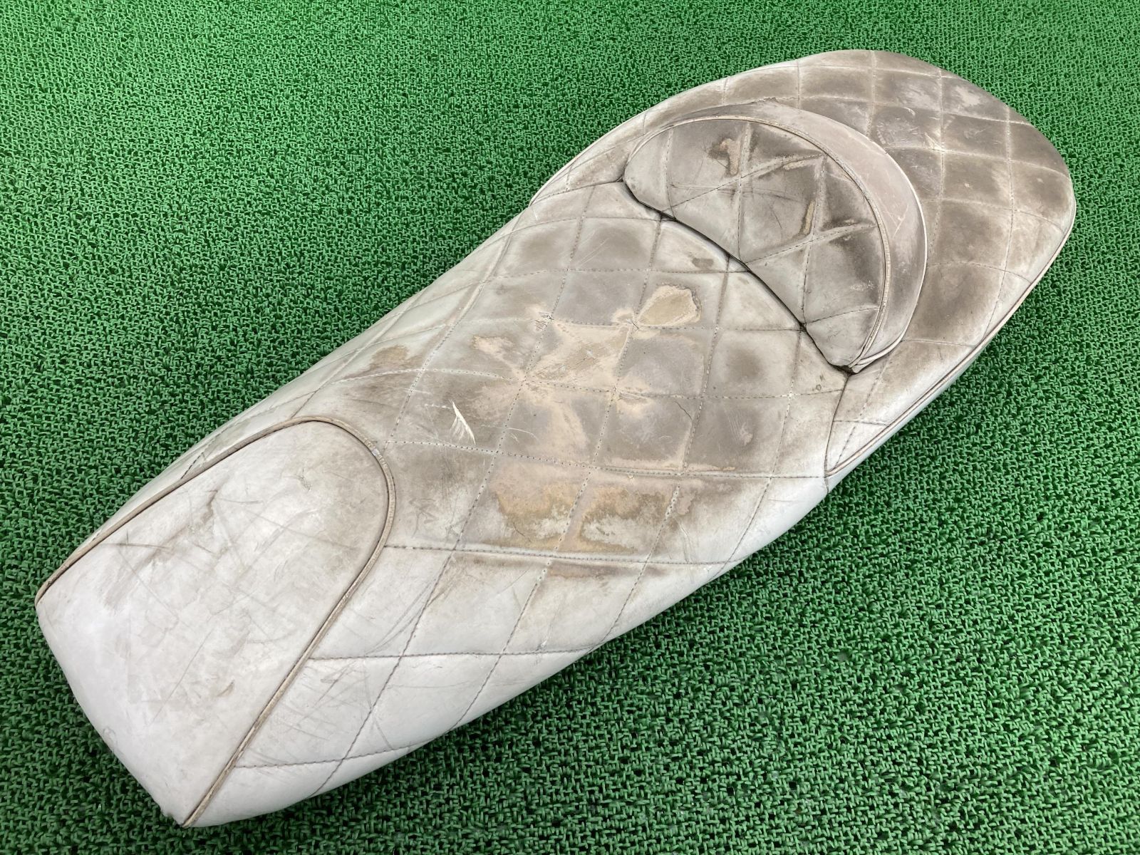 ヤマハ マグザム エナメルシート 純正シートベース ホワイト