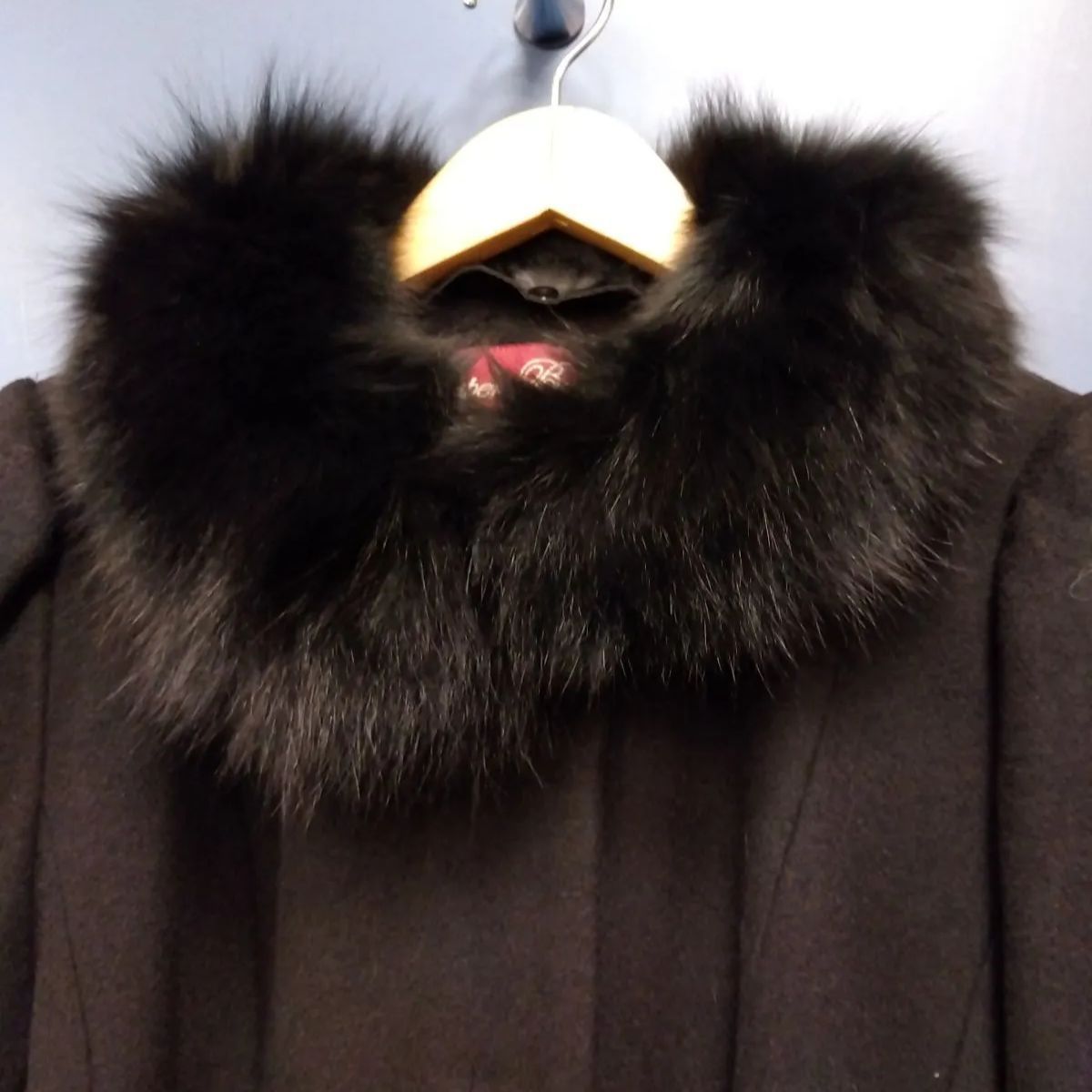 M*t様 新品スーパービューティー　エコファーマフラー付きコート黒44size M9 スーパービューティー ファー付き ロングコート ゆったりサイズ 44