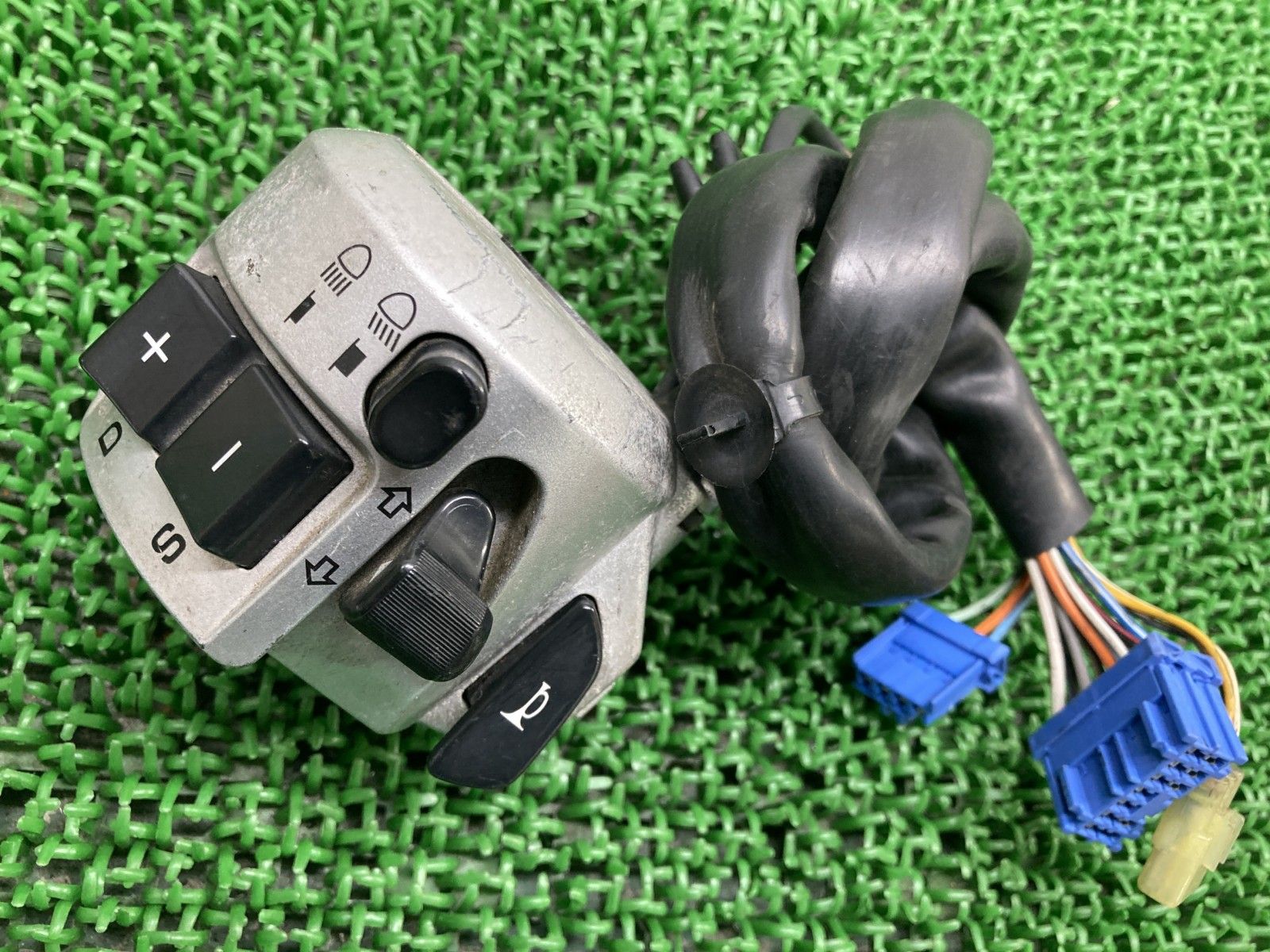 DVDデッキ トヨタ 純正CD/DVDデッキと併用可能なディスプレイオーディオ用