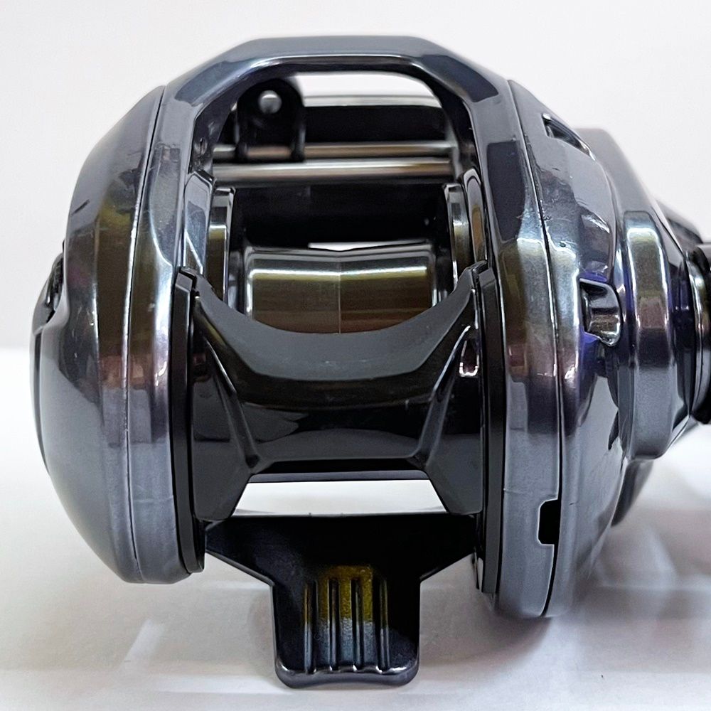 24SLX XG右　新品未使用品 Amazon | シマノ(SHIMANO) ベイトリール 24 SLX 70HG(右