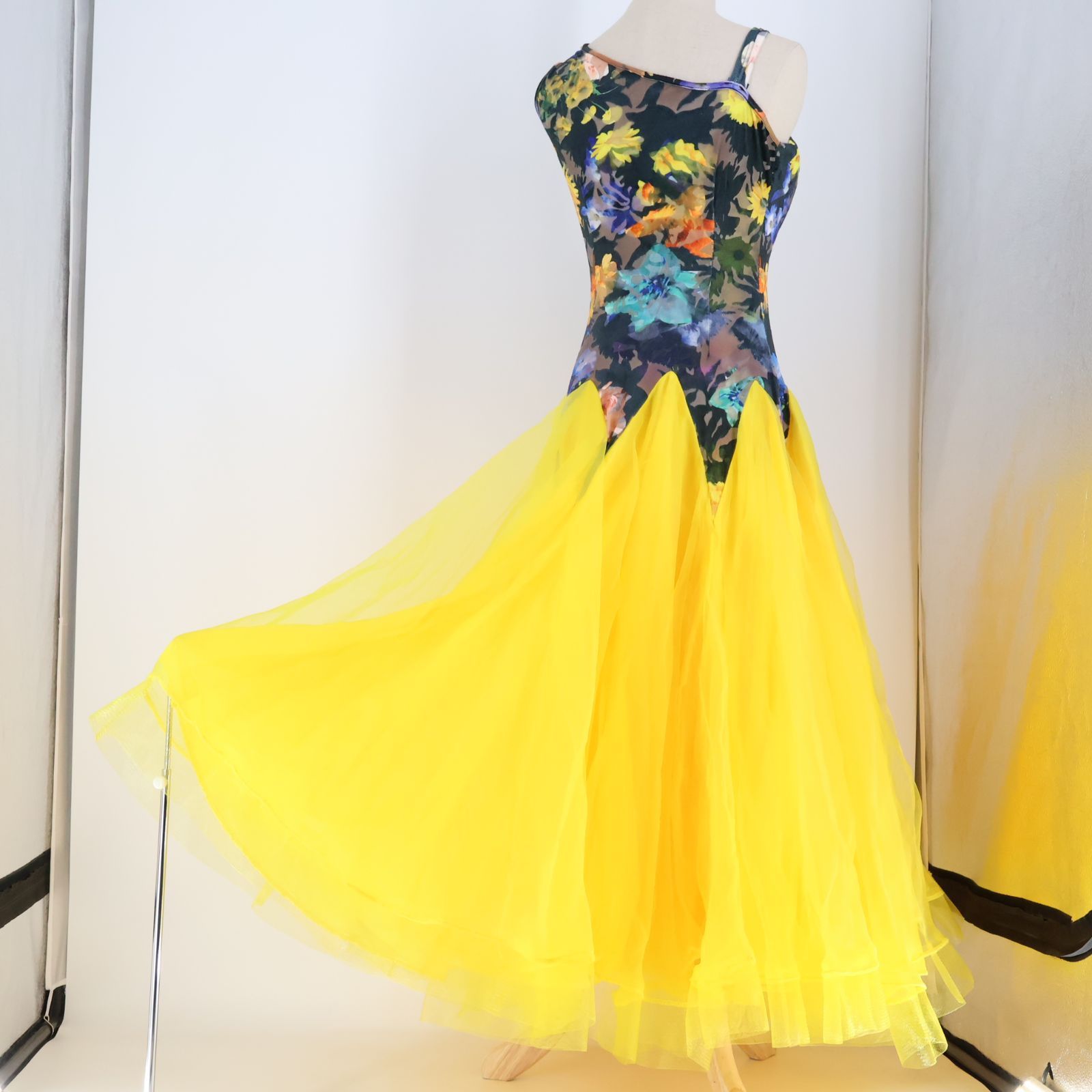 美品 社交ダンス衣装】イエロー ワンピース ドレス 花柄 黄色