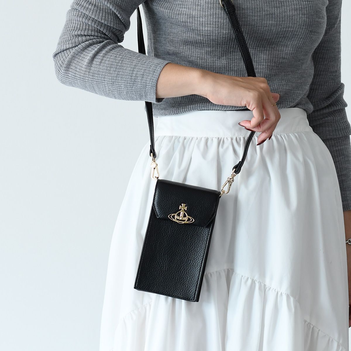 ヴィヴィアンウエストウッドスマホショルダー ブラック Vivienne