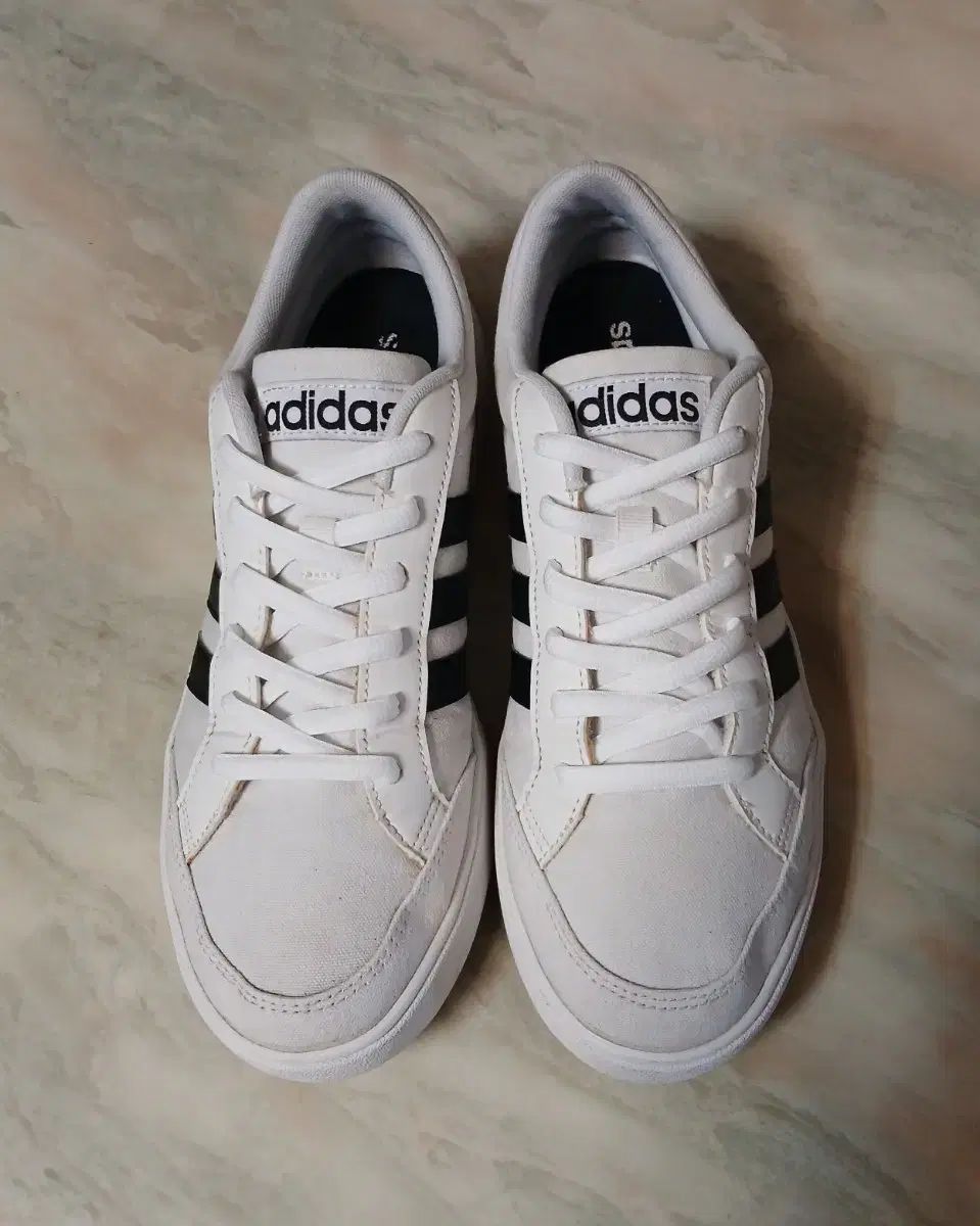 メンズ adidas(アディダス) スニーカーズ 靴 （ 260 ）